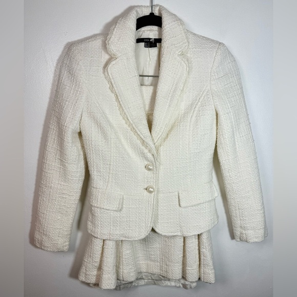 Zara Basic.
This is an elegant two-piece skirt suit crafted. - Picture 9 of 10